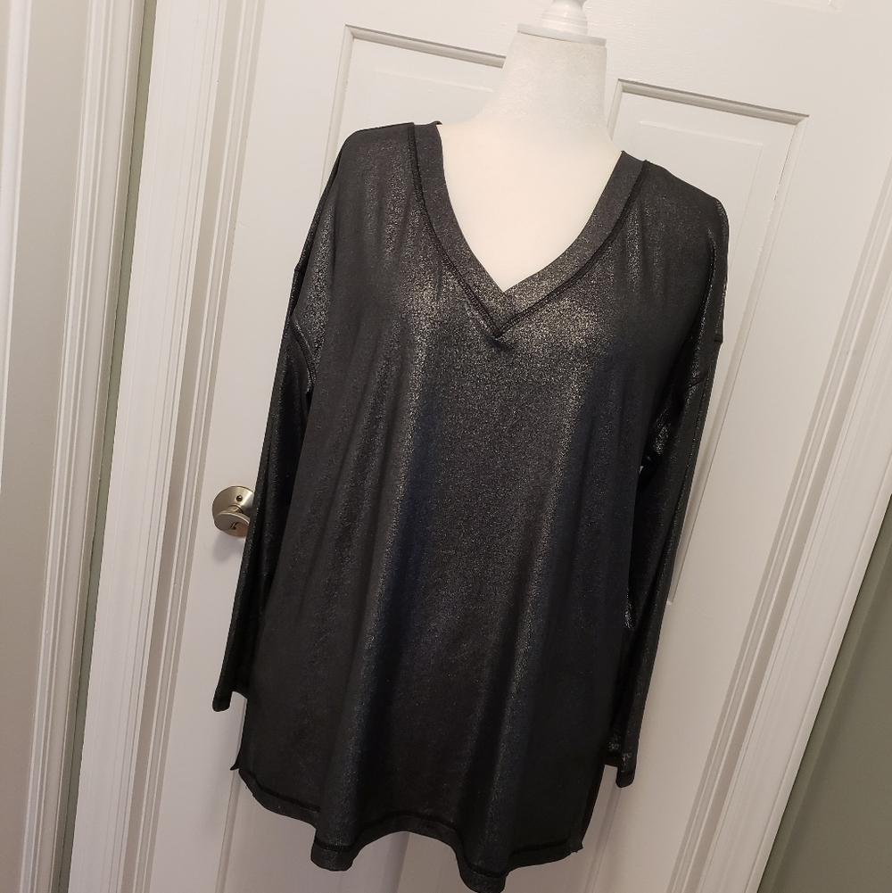 NWT LIVI For Lane Bryant Silver Metallic Knit Tunic Size 18/20, Stylish, Festive